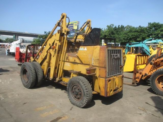 ขายรถตัก TCM  SD23 เครื่องยนต์ 6 สูบ /มีงา/มีบุ้งกี๋  รถเก่านอก ขายตามสภาพ ทำงานได้เป็นปกติขายถูกราคา170,000 บาท (นำไปปรับสภาพเอง)