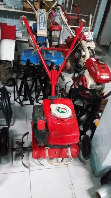 รถพรวนตักแตนคันเล็กๆงานเล็กๆน่าใช้ราคา6900บาทครับ จับจองกันเลยครับลายnewkit1305 โทร0841425045