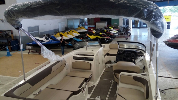 เรือ Bayliner vr6