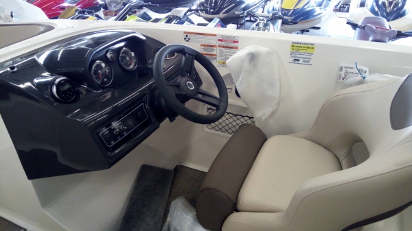 เรือ Bayliner vr6