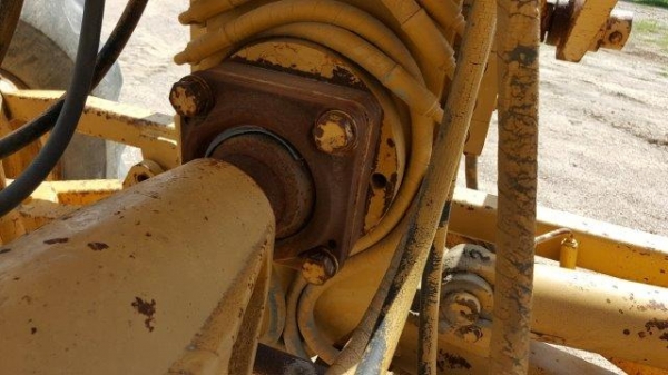 รถเกรด CAT 12G #61M09620 Mid Mount Scarifier นำเข้าจากอเมริกา โทร ภัทร 098-2492100