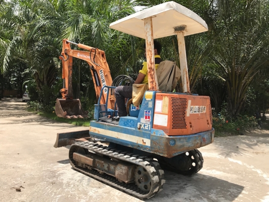 ขายแบคโฮHITACHI EX21 พิมพ์นิยมเก่านอก100\%PC20 คอนโทลแน่นๆ เดิมจากญี่ปุ่น100\% ทำงานสมบูรณ์ทุกระบบ รับรองไม่ผิดหวัง 195,000 เท่านั้น!!