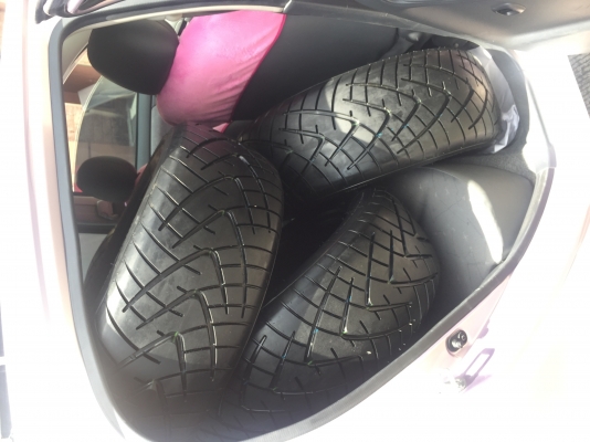 ยางป้ายแดง Wideway 255 55 18 ปี17 ดอกป้ายแดง เนื้อนิ่มๆ ใช้ยาว ราคาเร้าใจ