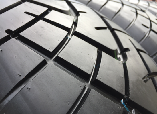 ยางป้ายแดง Wideway 255 55 18 ปี17 ดอกป้ายแดง เนื้อนิ่มๆ ใช้ยาว ราคาเร้าใจ