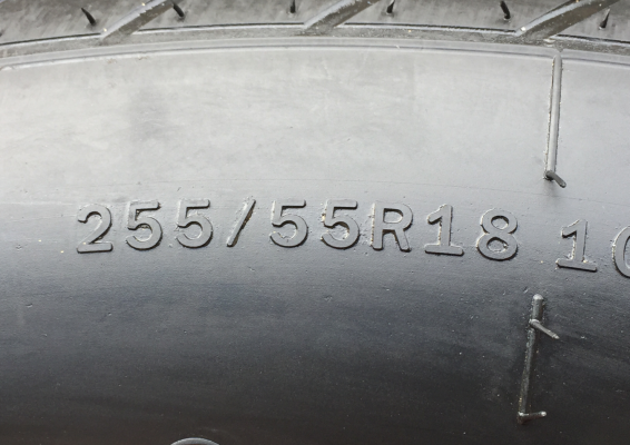 ยางป้ายแดง Wideway 255 55 18 ปี17 ดอกป้ายแดง เนื้อนิ่มๆ ใช้ยาว ราคาเร้าใจ