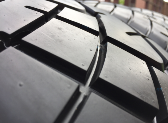 ยางป้ายแดง Wideway 255 55 18 ปี17 ดอกป้ายแดง เนื้อนิ่มๆ ใช้ยาว ราคาเร้าใจ