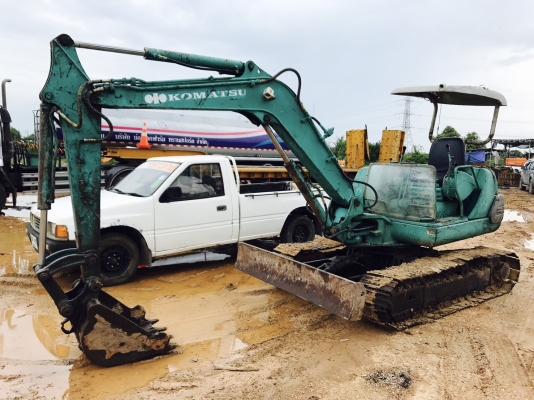 ขายด่วน!!!Komatsu PC40-7 มีไลน์หัวเจาะสภาพพร้อมใช้ค่ะ