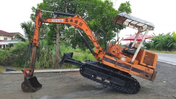 ขายด่วนรถแบคโฮKUBOTAคูโบต้าKH35เทียบเท่าPC35เครื่องคูโบต้า3สูบปั่มแรงรถนอกเพิ่งนำเข้ามาใหม่ยังไม่เคยใช้งานในเมืองไทยเลย