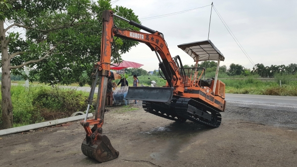 ขายด่วนรถแบคโฮKUBOTAคูโบต้าKH35เทียบเท่าPC35เครื่องคูโบต้า3สูบปั่มแรงรถนอกเพิ่งนำเข้ามาใหม่ยังไม่เคยใช้งานในเมืองไทยเลย