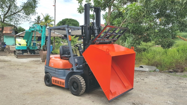 ขายด่วนรถยก TOYOTAชั่วโม่งทำงาน น้อย 6FG15ยก1.5ตันเสาสูง3เมตรงากะดกได้แถมบุ้งกี๋ให้1ใบรถนอกนำเข้ายังไม่เคยใช้งานในเมืองไทยเลย