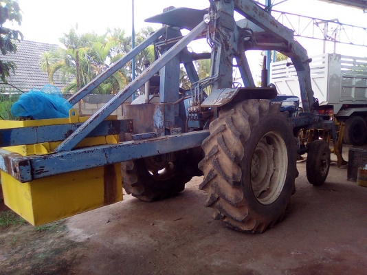 รถคีบอ้อย FORD 6,600 รถคีบอ้อย FORD 6,600