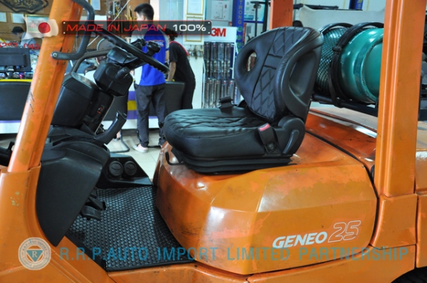 ขายรถโฟล์คลิฟท์มือสอง TOYOTA รุ่น 7FG25-16316 นำเข้าจากประเทศญี่ปุ่น 100\% ไม่เคยใช้งานในไทย