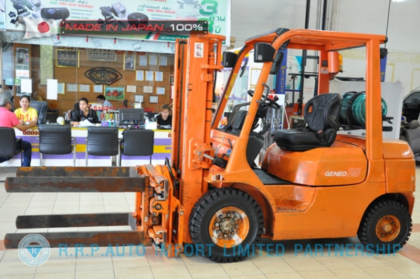 ขายรถโฟล์คลิฟท์มือสอง TOYOTA รุ่น 7FG25-16316 นำเข้าจากประเทศญี่ปุ่น 100\% ไม่เคยใช้งานในไทย