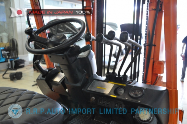 ขายรถโฟล์คลิฟท์มือสอง TOYOTA รุ่น 7FG25-16316 นำเข้าจากประเทศญี่ปุ่น 100\% ไม่เคยใช้งานในไทย