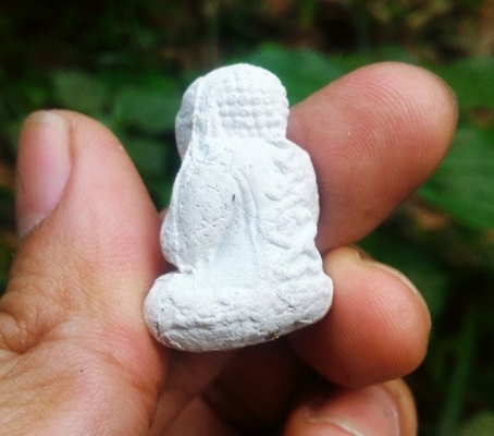 หลวงปู่หมุน วัดบ้านจาน ผงกสิณ พระปิดตารุ่นรวยทันใจ ปี2543