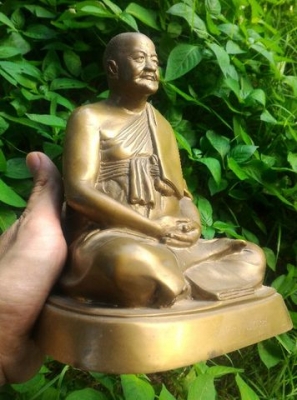 หลวงพ่อสุ่น วัดบางปลาหมอ บางบาล อยุธยา หน้าตัก 5นิ้วครึ่ง พระเก่าหิ้ง เนื้อทองเหลือง บูชาเพื่อความสิริมงคล