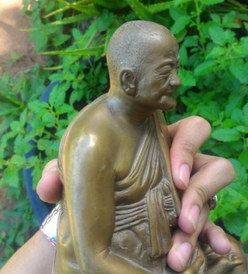 หลวงพ่อสุ่น วัดบางปลาหมอ บางบาล อยุธยา หน้าตัก 5นิ้วครึ่ง พระเก่าหิ้ง เนื้อทองเหลือง บูชาเพื่อความสิริมงคล