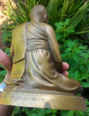 หลวงพ่อสุ่น วัดบางปลาหมอ บางบาล อยุธยา หน้าตัก 5นิ้วครึ่ง พระเก่าหิ้ง เนื้อทองเหลือง บูชาเพื่อความสิริมงคล