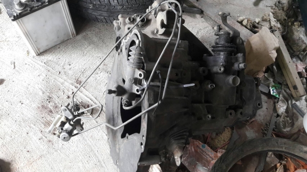 เกียร์ธรรมดา  TOYOTA SOLUNA เครื่อง 1500 CC.ราคา 4,500 บ. อะไหล่อยู่ดอนเมือง