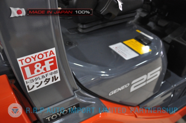 ขายรถโฟล์คลิฟท์มือสอง TOYOTA รุ่น 8FD25-34433 นำเข้าจากประเทศญี่ปุ่น 100\% ไม่เคยใช้งานในไทย