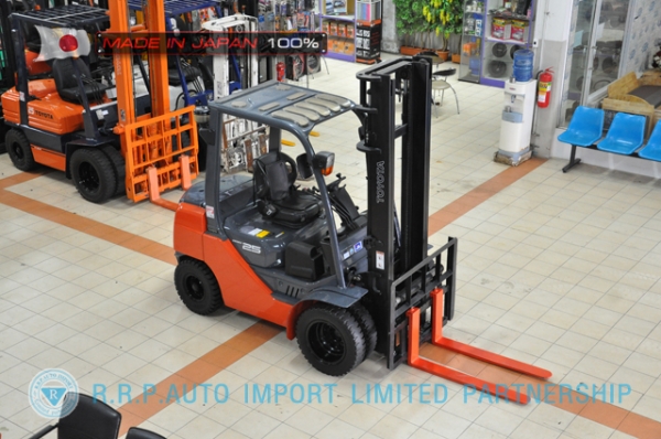 ขายรถโฟล์คลิฟท์มือสอง TOYOTA รุ่น 8FD25-34433 นำเข้าจากประเทศญี่ปุ่น 100\% ไม่เคยใช้งานในไทย