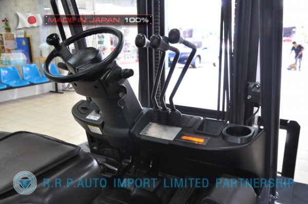 ขายรถโฟล์คลิฟท์มือสอง TOYOTA รุ่น 8FD25-34433 นำเข้าจากประเทศญี่ปุ่น 100\% ไม่เคยใช้งานในไทย