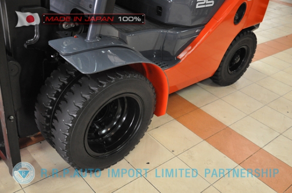 ขายรถโฟล์คลิฟท์มือสอง TOYOTA รุ่น 8FD25-34433 นำเข้าจากประเทศญี่ปุ่น 100\% ไม่เคยใช้งานในไทย