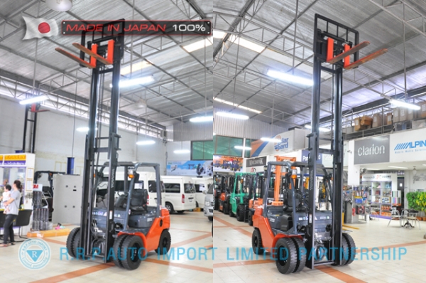 ขายรถโฟล์คลิฟท์มือสอง TOYOTA รุ่น 8FD25-34433 นำเข้าจากประเทศญี่ปุ่น 100\% ไม่เคยใช้งานในไทย