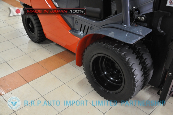 ขายรถโฟล์คลิฟท์มือสอง TOYOTA รุ่น 8FD25-34433 นำเข้าจากประเทศญี่ปุ่น 100\% ไม่เคยใช้งานในไทย