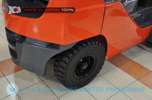 ขายรถโฟล์คลิฟท์มือสอง TOYOTA รุ่น 8FD25-34433 นำเข้าจากประเทศญี่ปุ่น 100\% ไม่เคยใช้งานในไทย