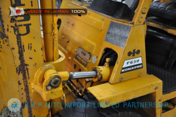 ขายรถโฟล์คลิฟท์มือสอง KOMASTSU รุ่น FG30-70464 นำเข้าจากประเทศญี่ปุ่น 100\% ไม่เคยใช้งานในไทย