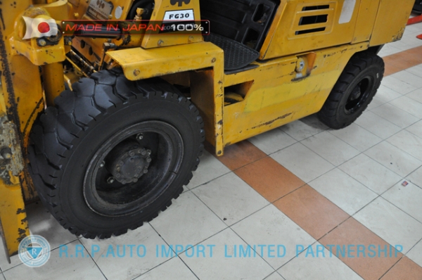 ขายรถโฟล์คลิฟท์มือสอง KOMASTSU รุ่น FG30-70464 นำเข้าจากประเทศญี่ปุ่น 100\% ไม่เคยใช้งานในไทย