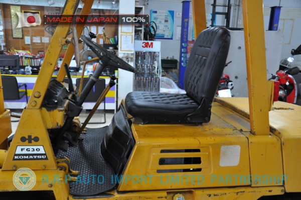 ขายรถโฟล์คลิฟท์มือสอง KOMASTSU รุ่น FG30-70464 นำเข้าจากประเทศญี่ปุ่น 100\% ไม่เคยใช้งานในไทย