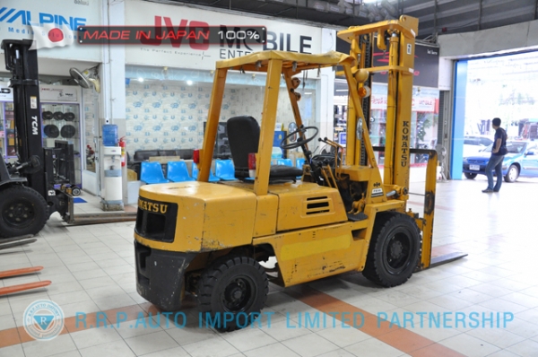 ขายรถโฟล์คลิฟท์มือสอง KOMASTSU รุ่น FG30-70464 นำเข้าจากประเทศญี่ปุ่น 100\% ไม่เคยใช้งานในไทย