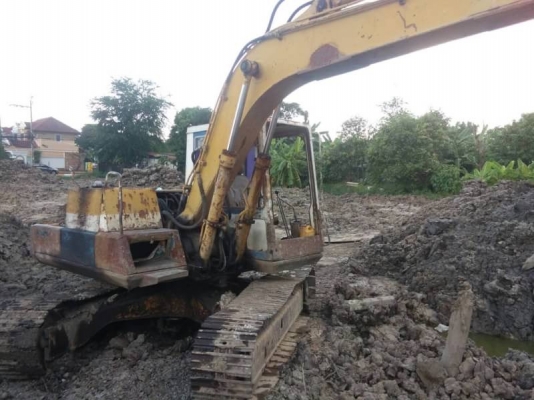 ขาย 325,000 KOMATSU pc 100-3 พร้อมหัวเจาะ เครื่องดี ปั้มแรง เอวขยับนิดๆ ช่วงล่างแน่น  รถอยู่ กรุงเทพฯ โทร&amp;ไอดีไลน์ 0610710295