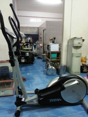 เครื่องออกกําลังกาย วิ่งบนอากาศ สภาพสวยพร้อมใช้งาน