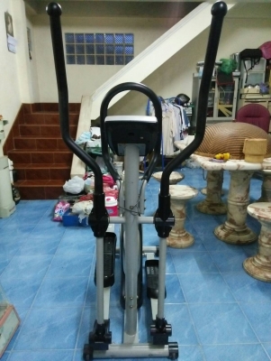 เครื่องออกกําลังกาย วิ่งบนอากาศ สภาพสวยพร้อมใช้งาน