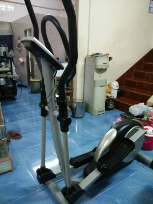 เครื่องออกกําลังกาย วิ่งบนอากาศ สภาพสวยพร้อมใช้งาน