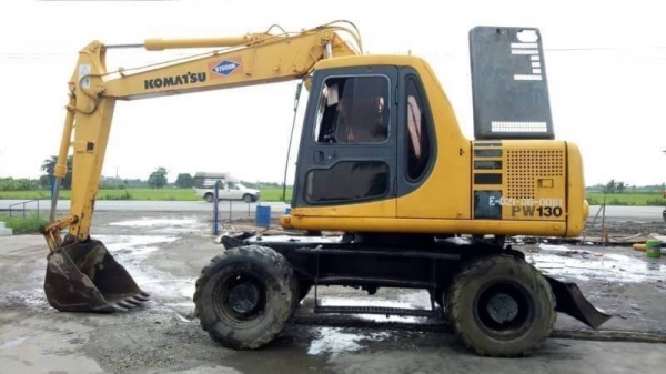 ขาย 990,000 บาท KOMATSU PW130-7 เครื่องดี ปั้มแรง  ไฟฟ้าครบ เอกสารเล่มทะเบียน  รถอยู่ จ.วังน้อย  สนใจโทร&amp;ไอดีไลน์ 0610710295