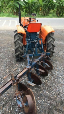 รถไถคูโบต้ารุ่นL2000พร้อมผาน4คับ รถไถคูโบต้ารุ่นL2000พร้อมผาน4คับ