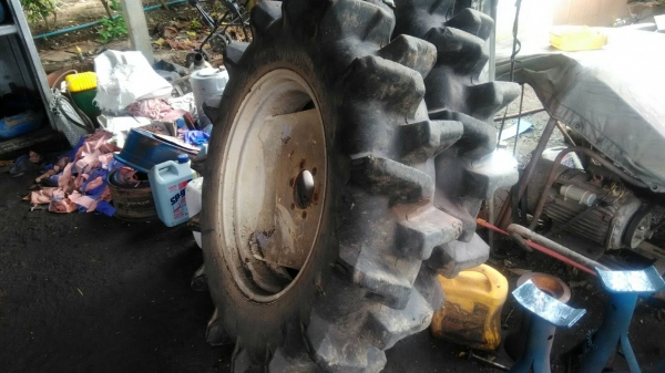 ยางรถไถ9.5ขอบ24คับ ยางรถไถ9.5ขอบ24คับ