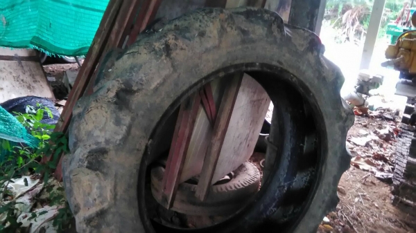 ยางรถไถขอบ12-4-32คับ ยางรถไถขอบ12-4-32คับ