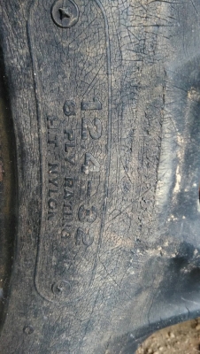 ยางรถไถขอบ12-4-32คับ ยางรถไถขอบ12-4-32คับ