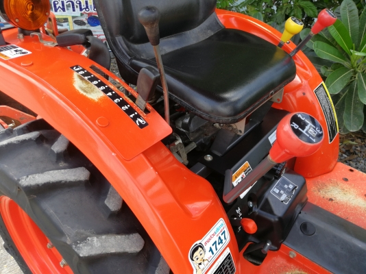 คูโบต้า B2140 4 WD ทำงาน 376 ชั่วโมง.ดันหน้าช้าง ผานหลังช้าง