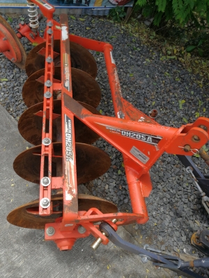 คูโบต้า B2140 4 WD ทำงาน 376 ชั่วโมง.ดันหน้าช้าง ผานหลังช้าง