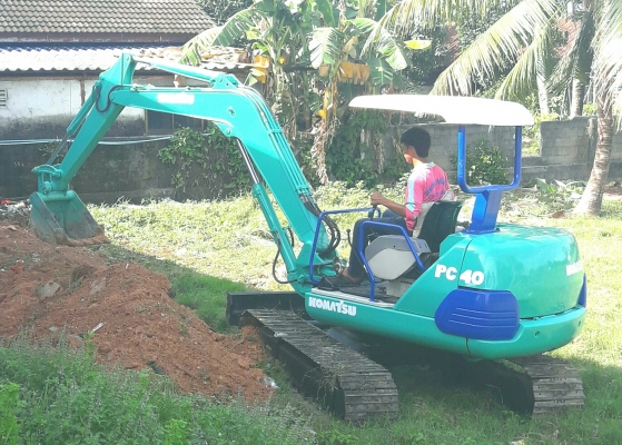 ขายkomatsu pc40-7 มีเอกสารจดทะเบียน เครื่องแน่น สลักบูชแน่นทุกจุด ช่วงล่างเต็ม ระบบไฮโดรลิคเร็วแรงไม
