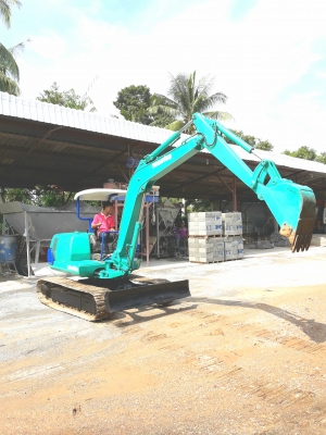 ขายkomatsu pc40-7 มีเอกสารจดทะเบียน เครื่องแน่น สลักบูชแน่นทุกจุด ช่วงล่างเต็ม ระบบไฮโดรลิคเร็วแรงไม
