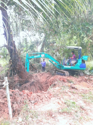 ขายkomatsu pc40-7 มีเอกสารจดทะเบียน เครื่องแน่น สลักบูชแน่นทุกจุด ช่วงล่างเต็ม ระบบไฮโดรลิคเร็วแรงไม