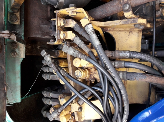 ขายkomatsu pc40-7 มีเอกสารจดทะเบียน เครื่องแน่น สลักบูชแน่นทุกจุด ช่วงล่างเต็ม ระบบไฮโดรลิคเร็วแรงไม