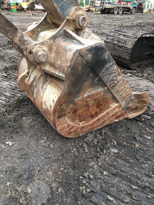 ขาย Volvo ec210bl เล่มทะเบียน เอว ปั๊มดี ช่วงล่างเต็ม